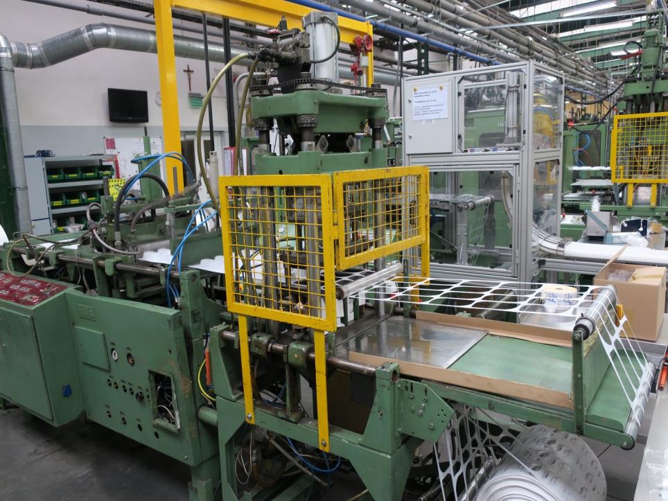 Injection molding machines and thermoforming machines -3